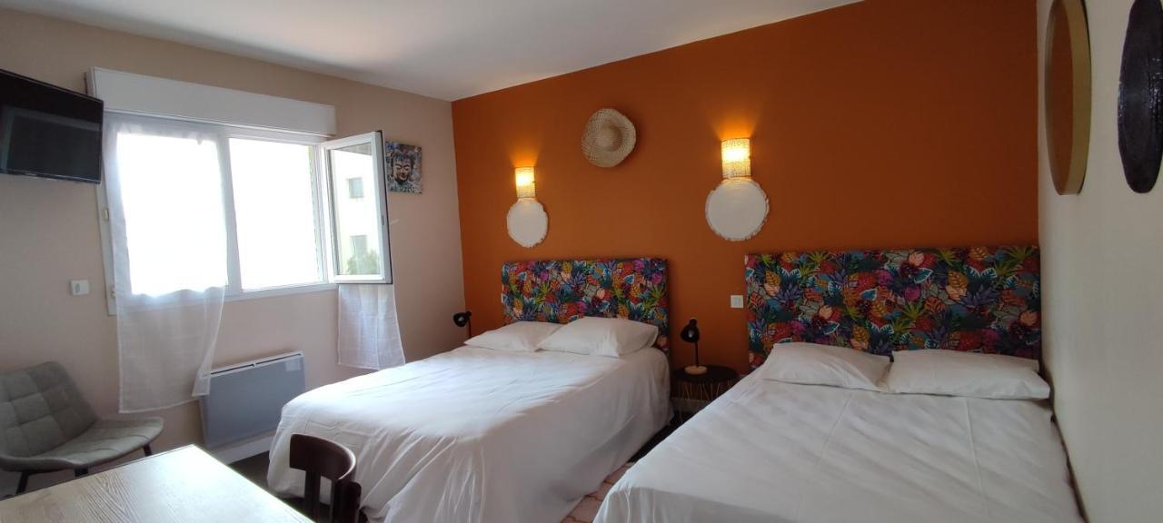 Hotel & Cantine De La Plage เลส์ซาบล์-โดล็อนน์ ภายนอก รูปภาพ