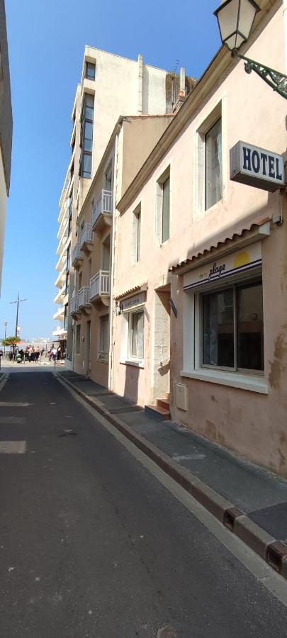 Hotel & Cantine De La Plage เลส์ซาบล์-โดล็อนน์ ภายนอก รูปภาพ