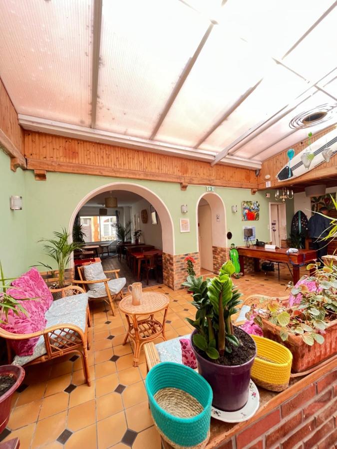 Hotel & Cantine De La Plage เลส์ซาบล์-โดล็อนน์ ภายนอก รูปภาพ