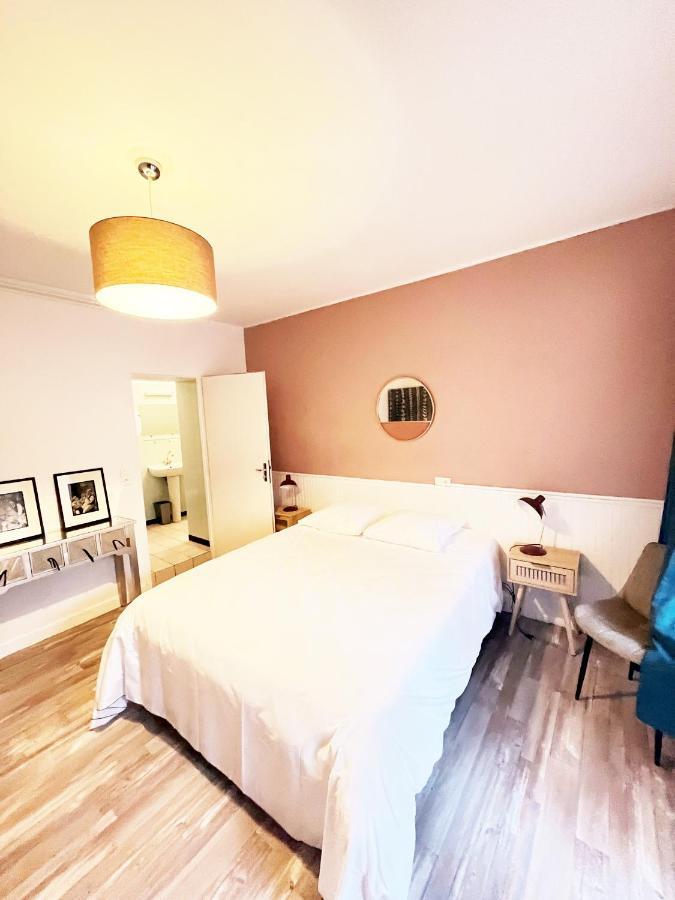Hotel & Cantine De La Plage เลส์ซาบล์-โดล็อนน์ ภายนอก รูปภาพ