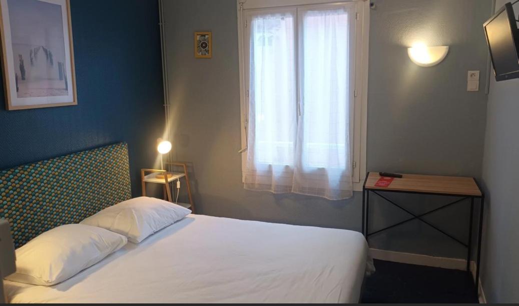 Hotel & Cantine De La Plage เลส์ซาบล์-โดล็อนน์ ภายนอก รูปภาพ