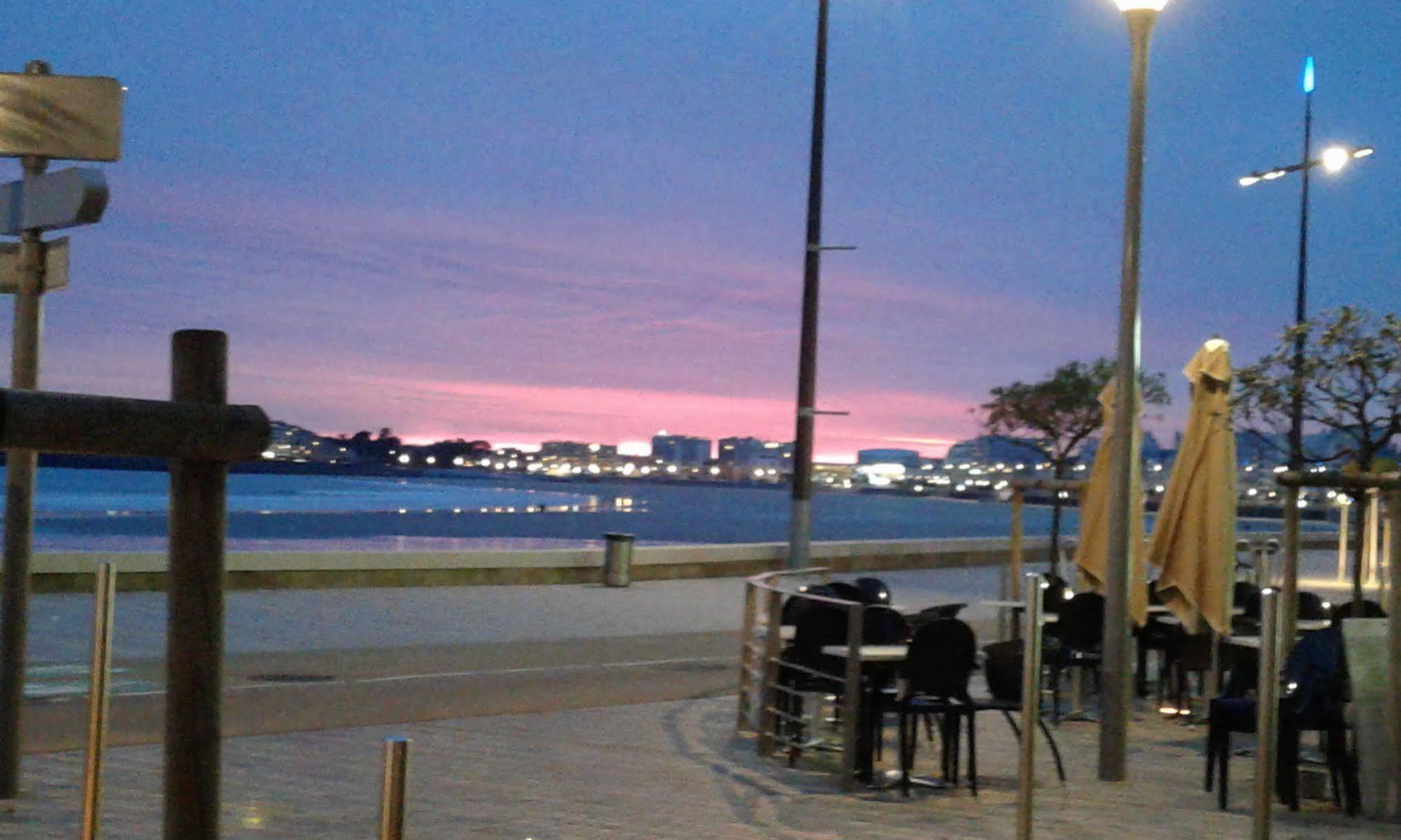 Hotel & Cantine De La Plage เลส์ซาบล์-โดล็อนน์ ภายนอก รูปภาพ